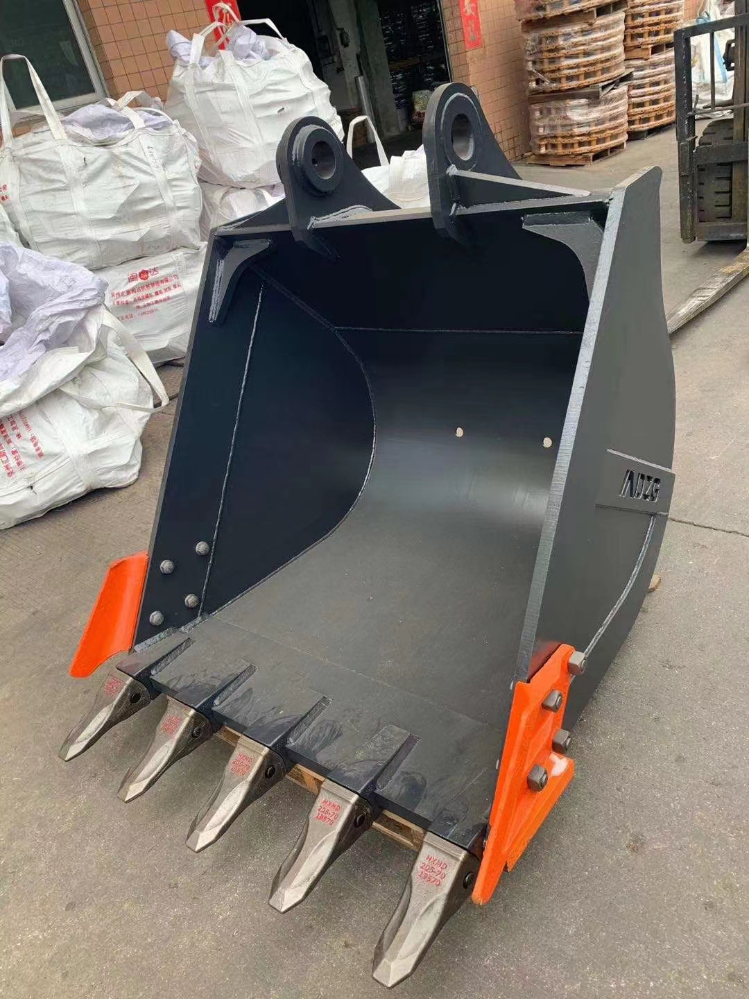 ¿Cuáles son los diferentes tipos de dientes de cucharón?