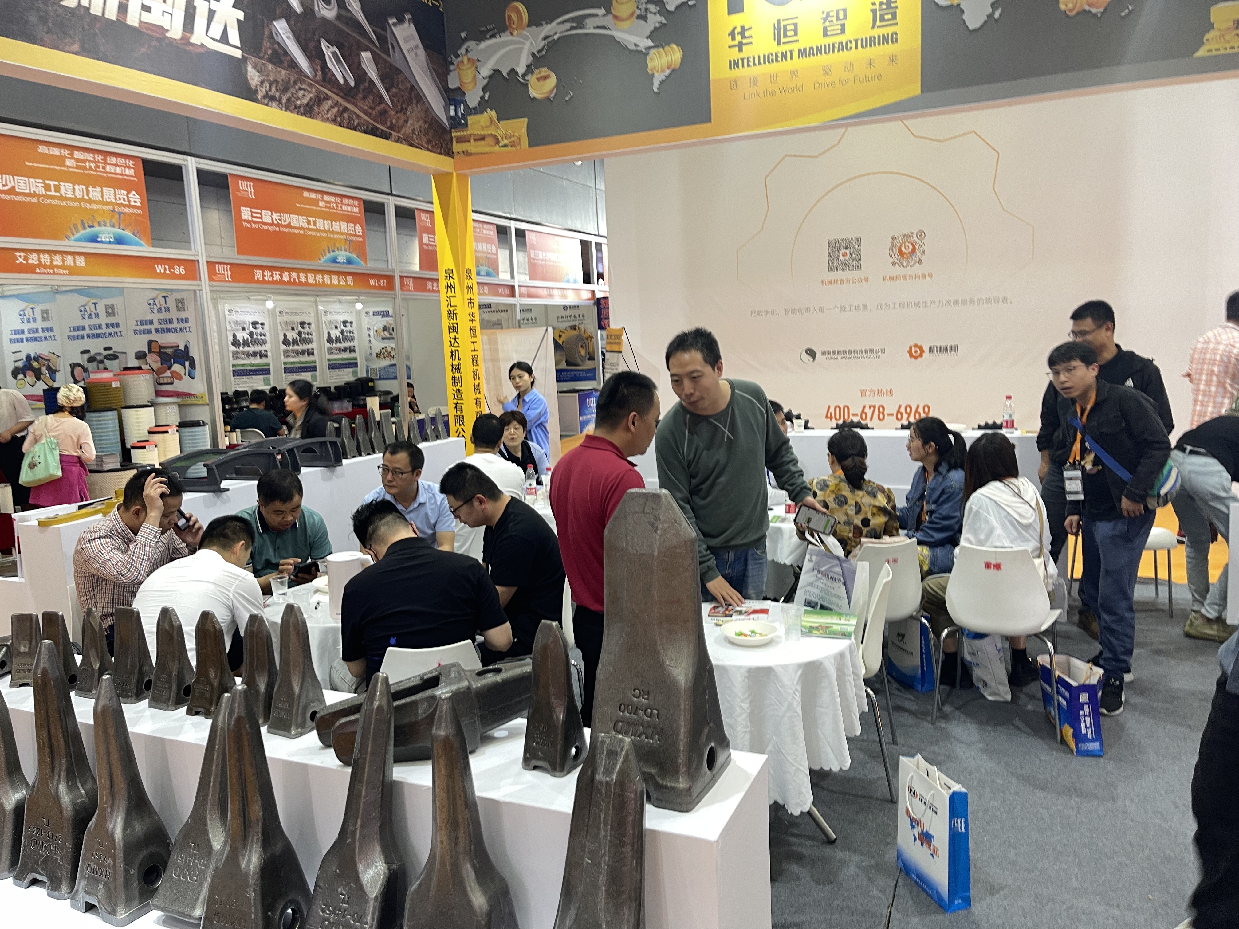 Dientes de cangilones forjados en oro (4)