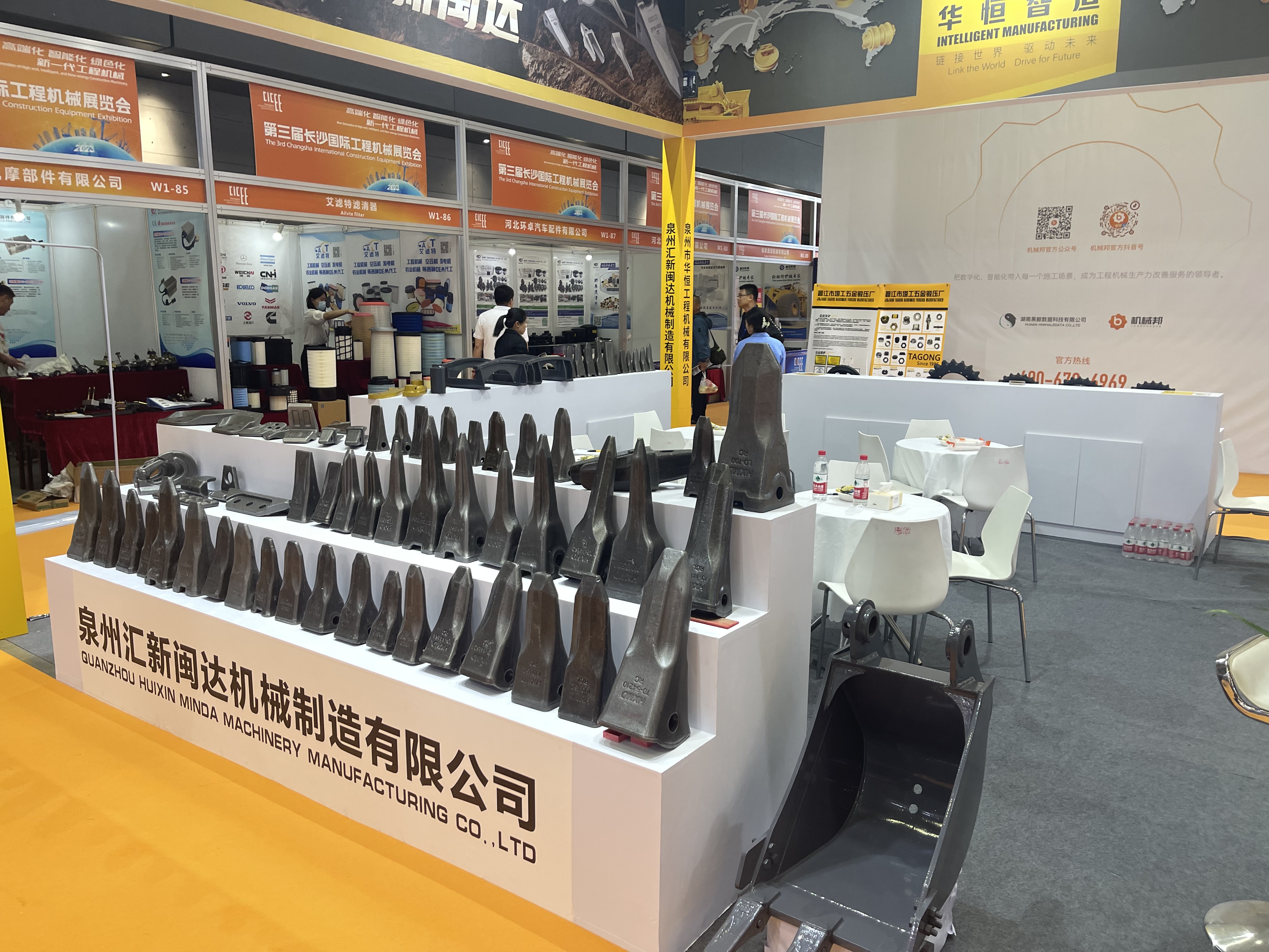 Dientes de cangilones forjados en oro (3)